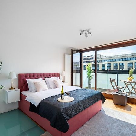 Apartment With 4 Bedrooms ปราก ภายนอก รูปภาพ