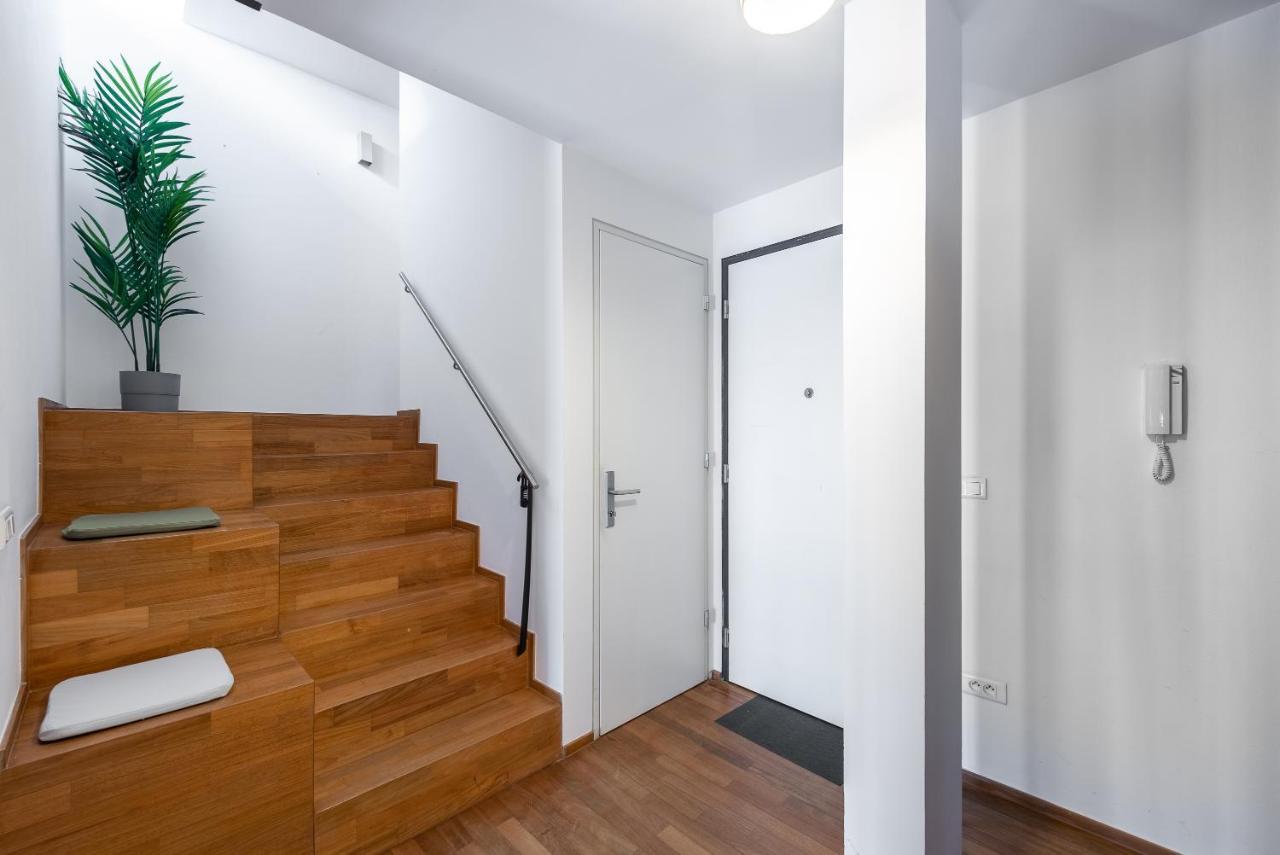Apartment With 4 Bedrooms ปราก ภายนอก รูปภาพ