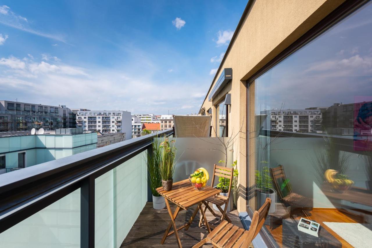 Apartment With 4 Bedrooms ปราก ภายนอก รูปภาพ