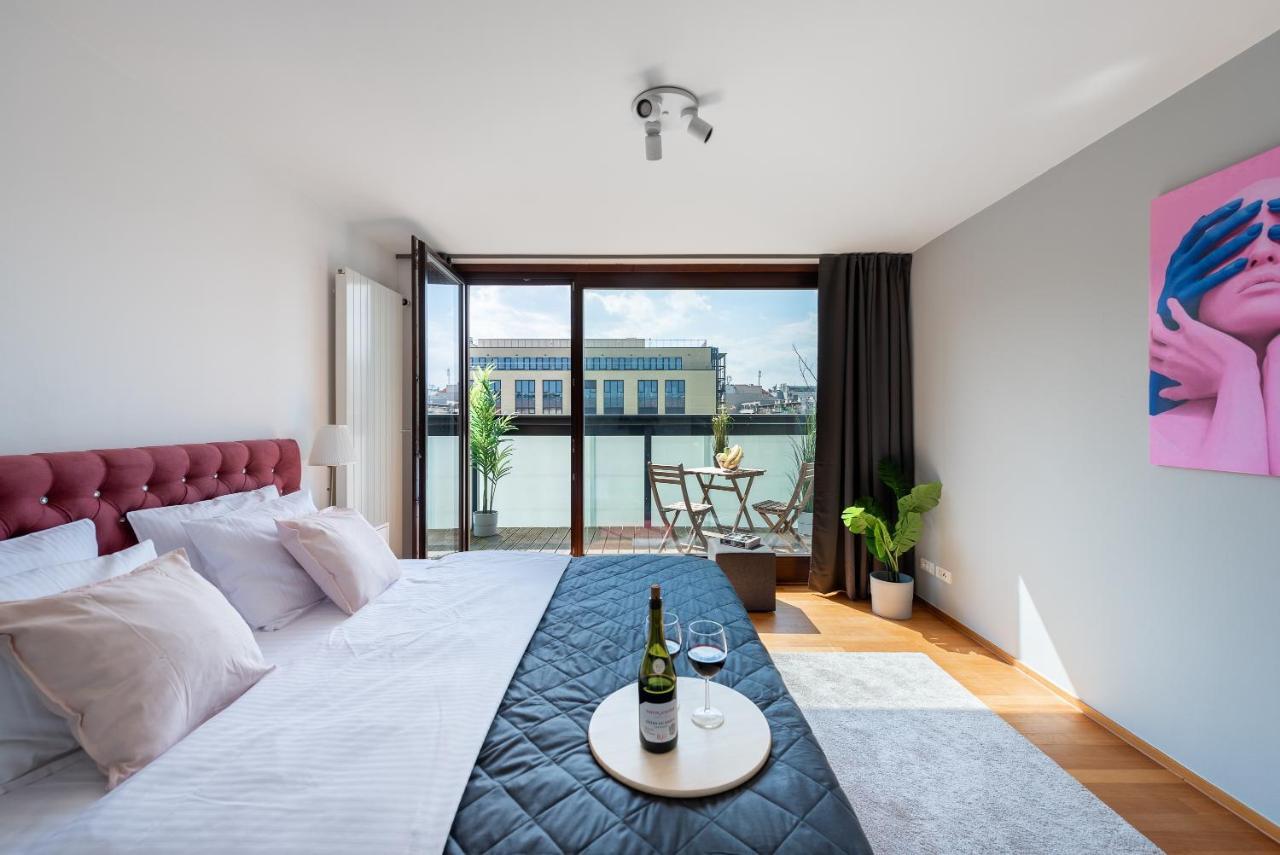 Apartment With 4 Bedrooms ปราก ภายนอก รูปภาพ