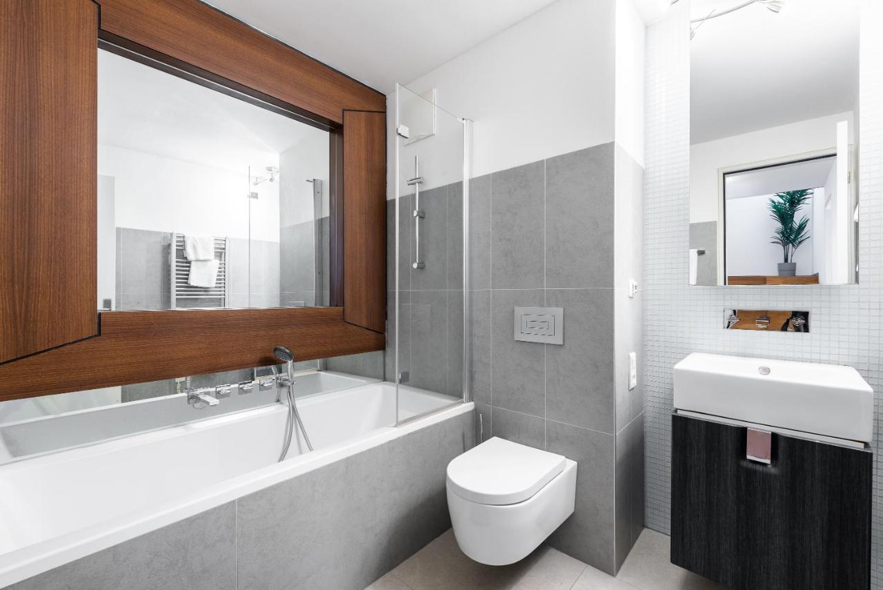 Apartment With 4 Bedrooms ปราก ภายนอก รูปภาพ
