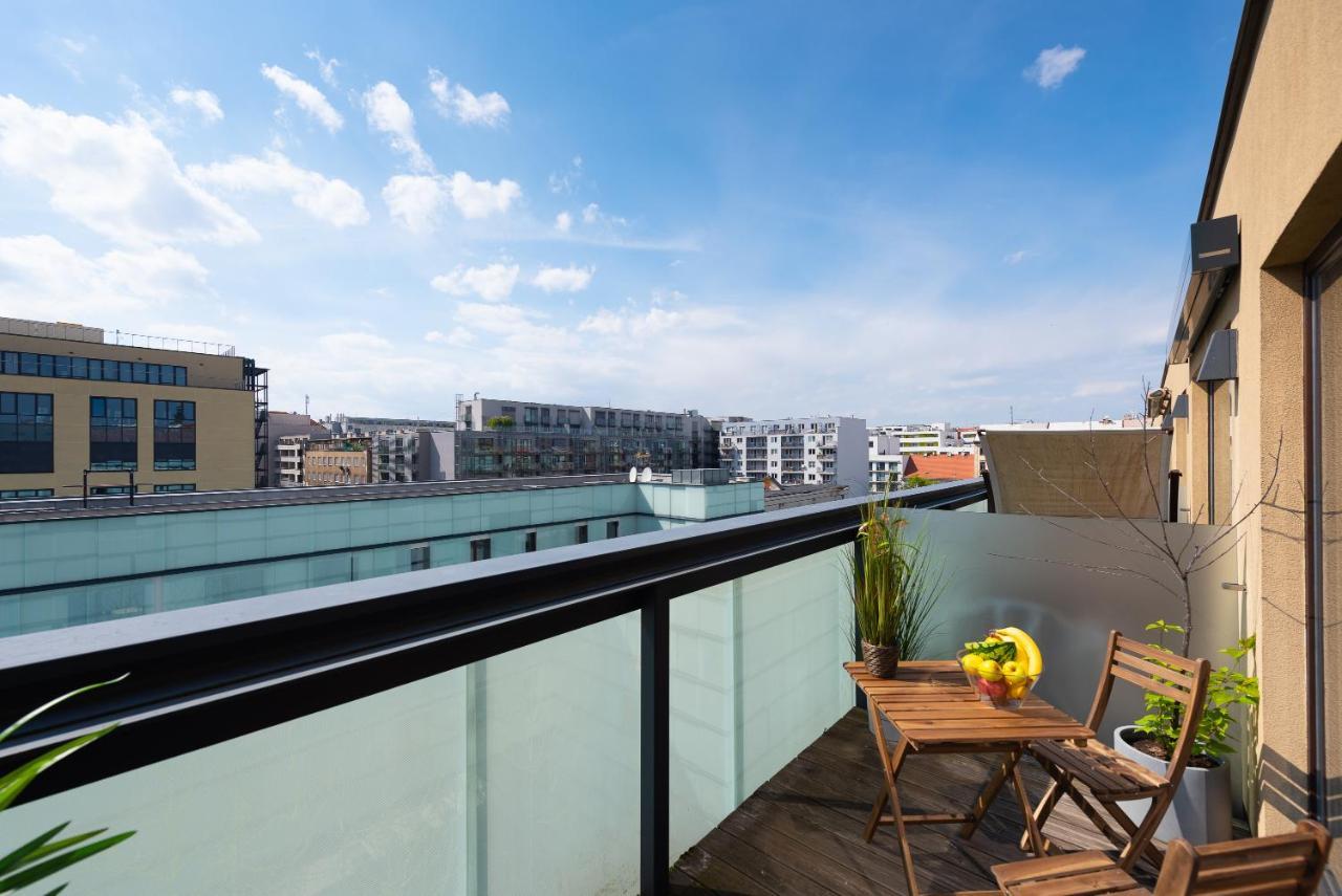 Apartment With 4 Bedrooms ปราก ภายนอก รูปภาพ